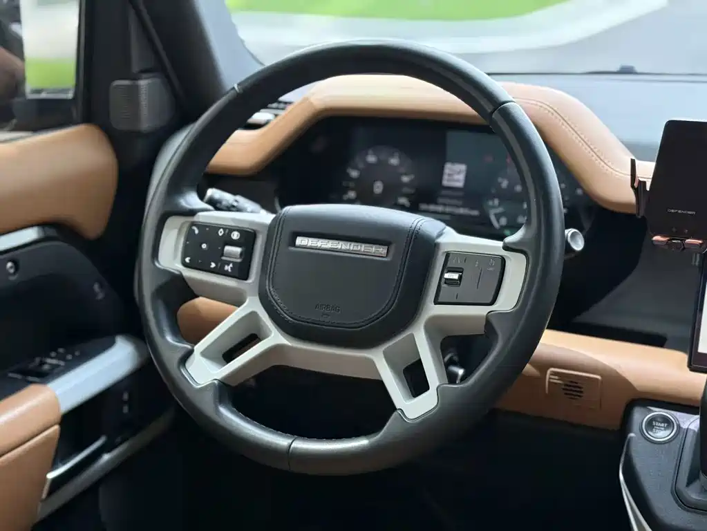 Land Rover Defender — миниатюра 11