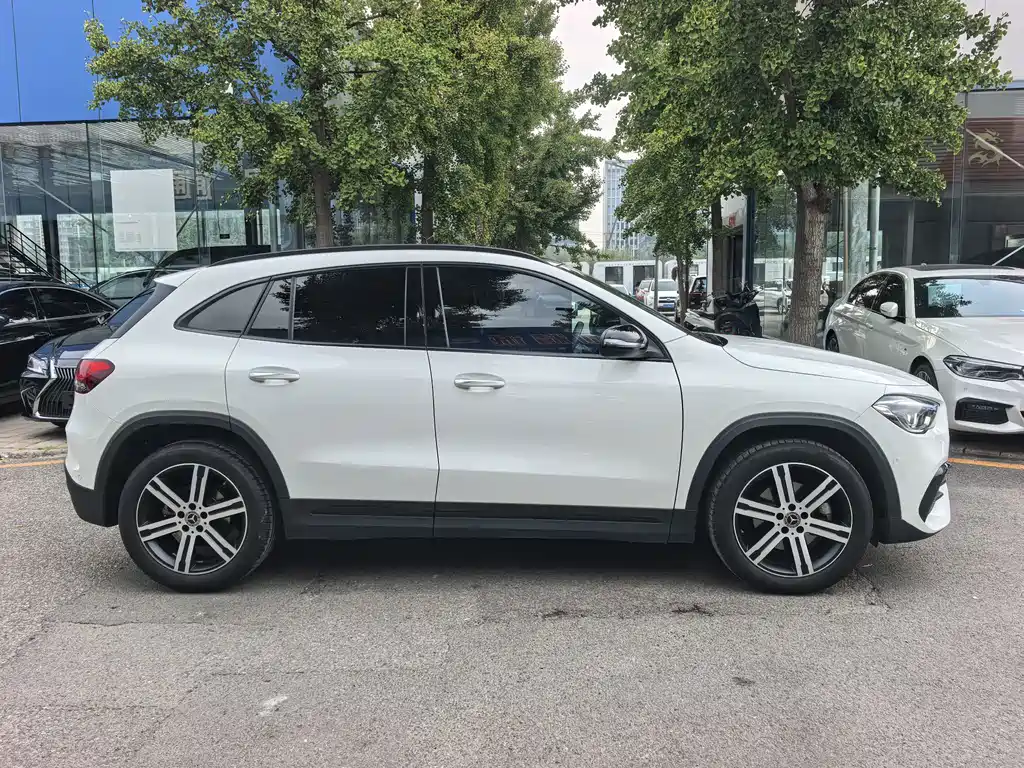 Mercedes-Benz GLA — миниатюра 18