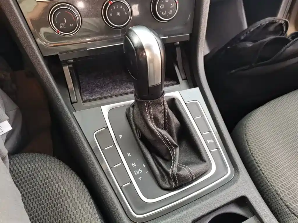 Volkswagen Golf — миниатюра 14