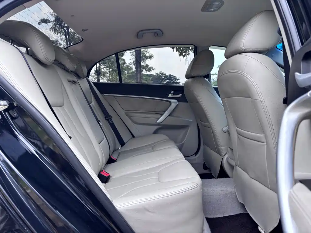 Geely Emgrand — миниатюра 13