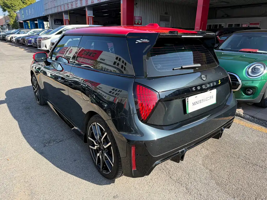 MINI MINI COOPER EV — миниатюра 4