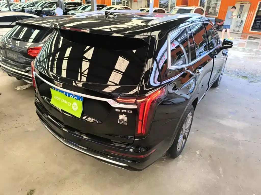 Cadillac XT6 — миниатюра 7