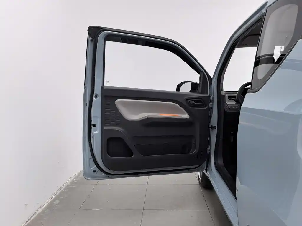Wuling MINIEV — миниатюра 8