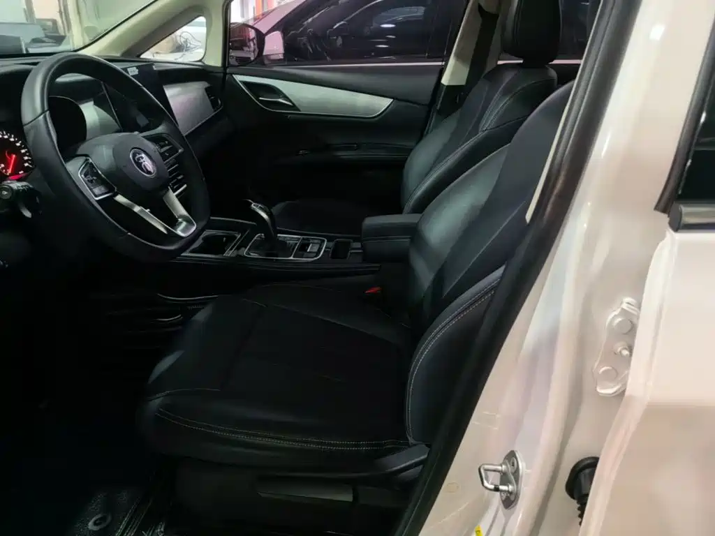 BYD MAX — миниатюра 15