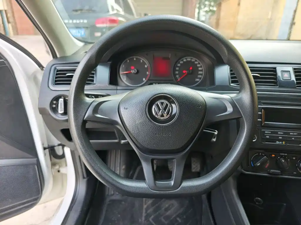 Volkswagen Santana — миниатюра 11