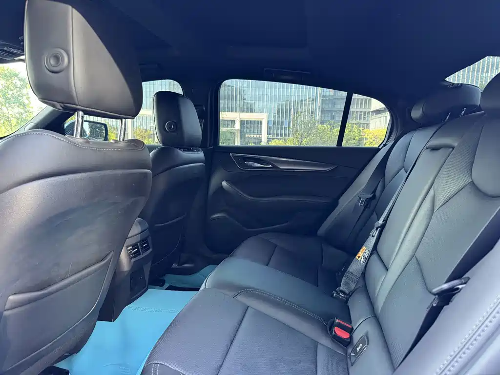 Cadillac CT5 — миниатюра 8