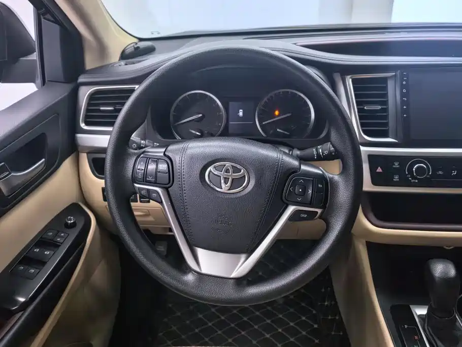 Toyota Highlander — миниатюра 15