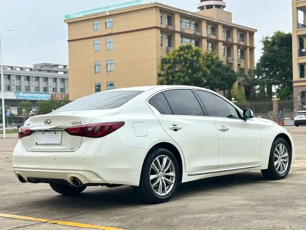 Infiniti Q50L — миниатюра 7