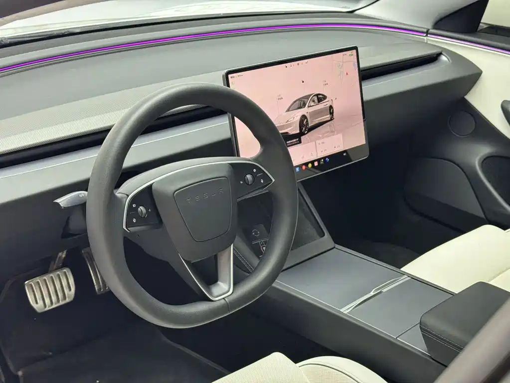 Tesla Model 3 — миниатюра 4