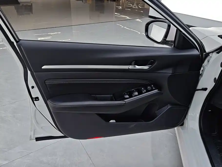 Nissan Teana — миниатюра 7