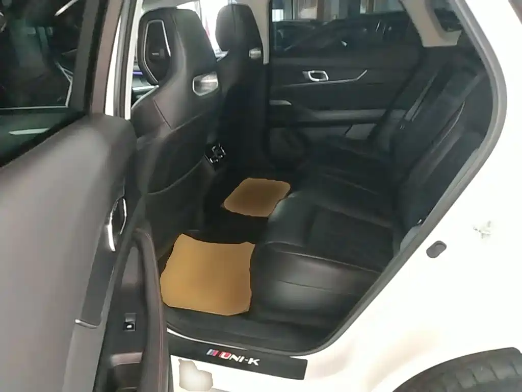 Changan UNI-K iDD — миниатюра 17