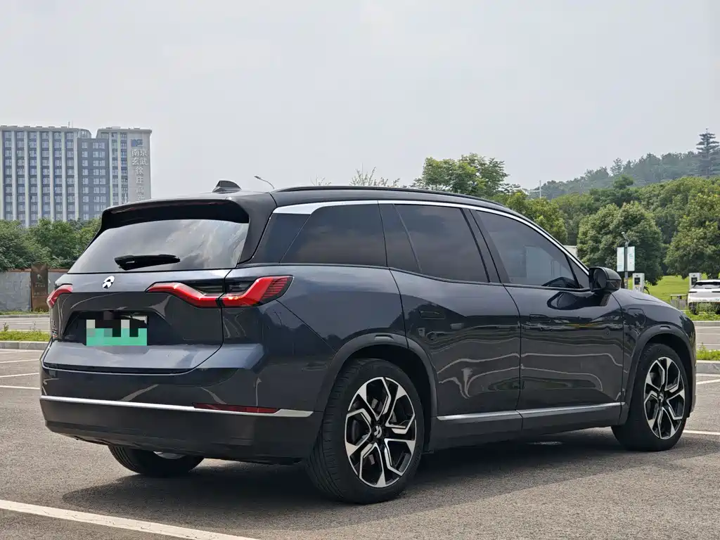 NIO ES8 2022 75kWh мест