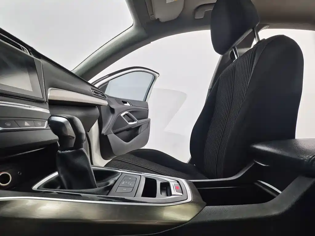 Peugeot 408 — миниатюра 12