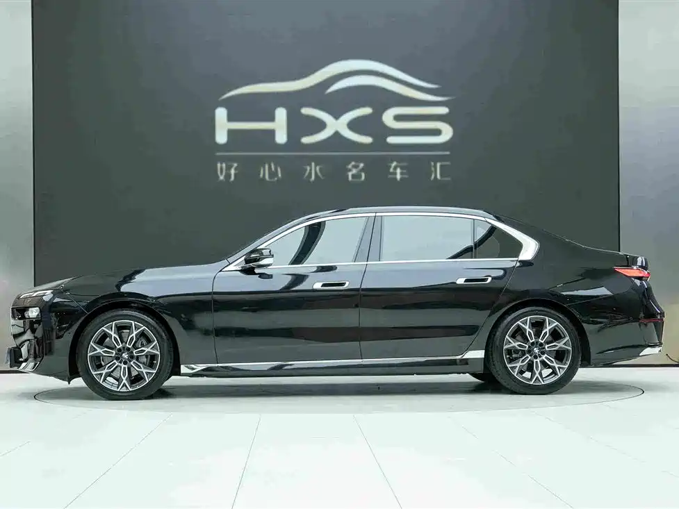 BMW 7 Series — миниатюра 3