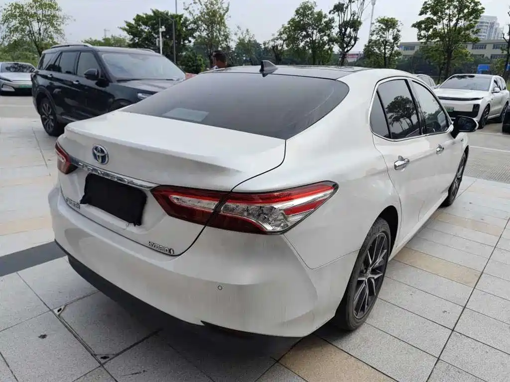 Toyota Camry — миниатюра 8