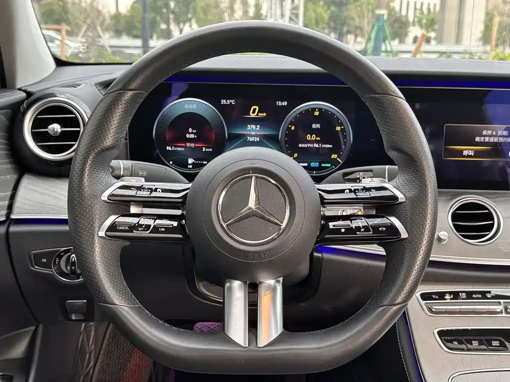 Mercedes-Benz E-Class — миниатюра 11