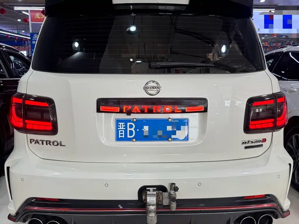 Nissan Patrol — миниатюра 8