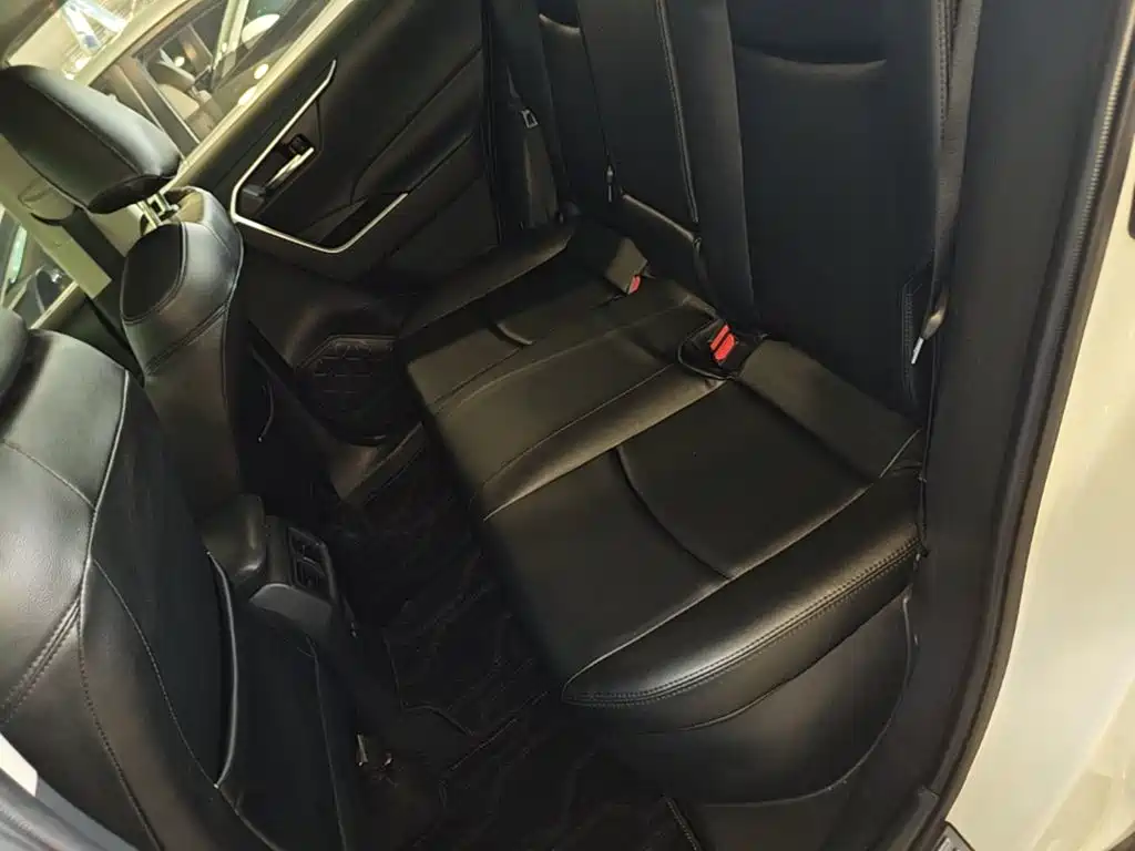 Toyota RAV4 — миниатюра 17