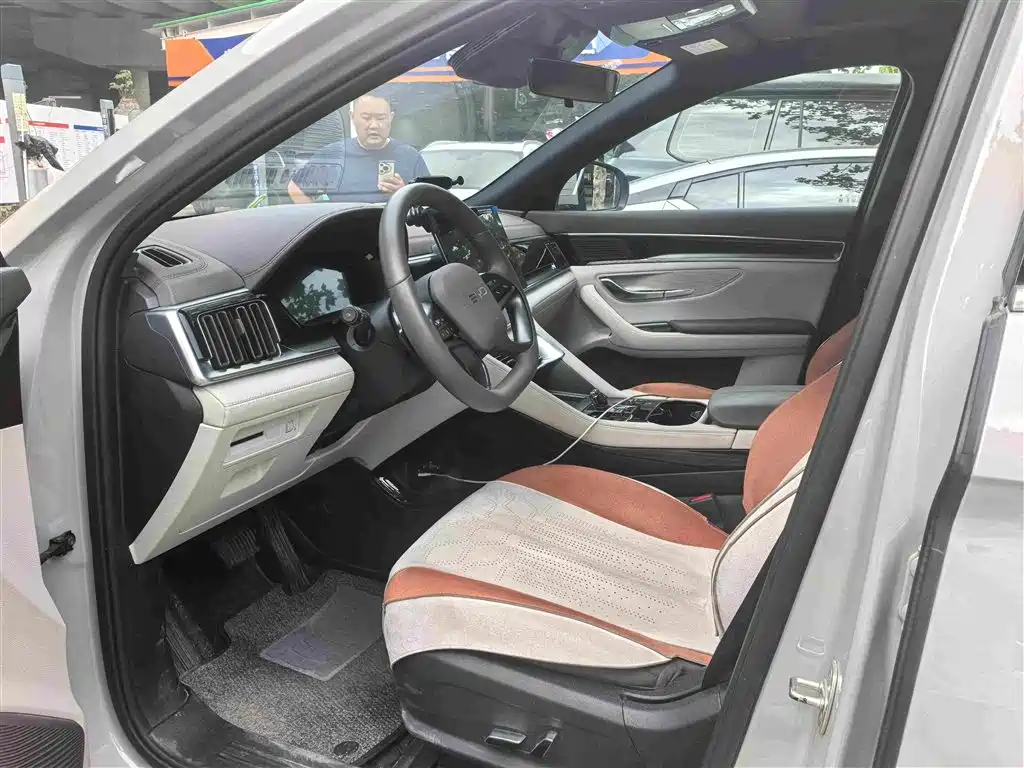 BYD PLUS New Energy — миниатюра 6