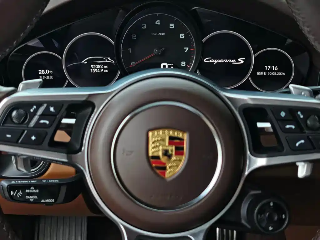 Porsche Cayenne — миниатюра 6