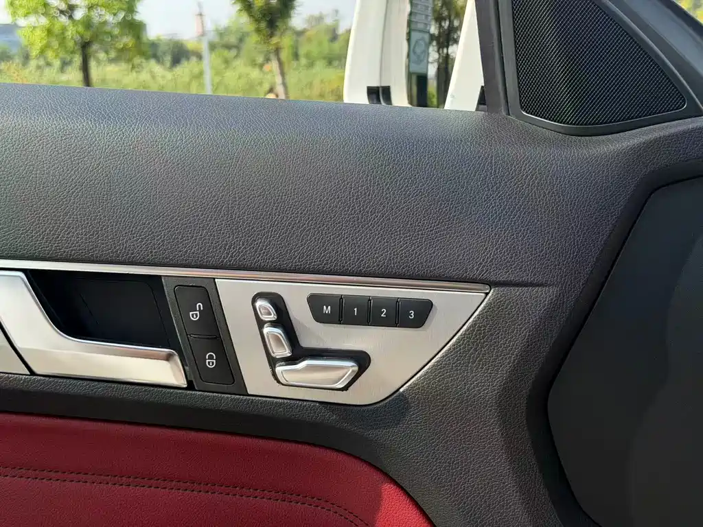 Mercedes-Benz E-Class (Import) — миниатюра 5