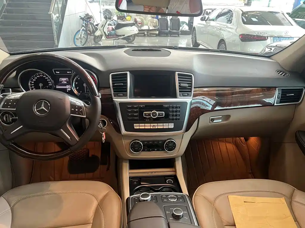 Mercedes-Benz M-Class — миниатюра 6