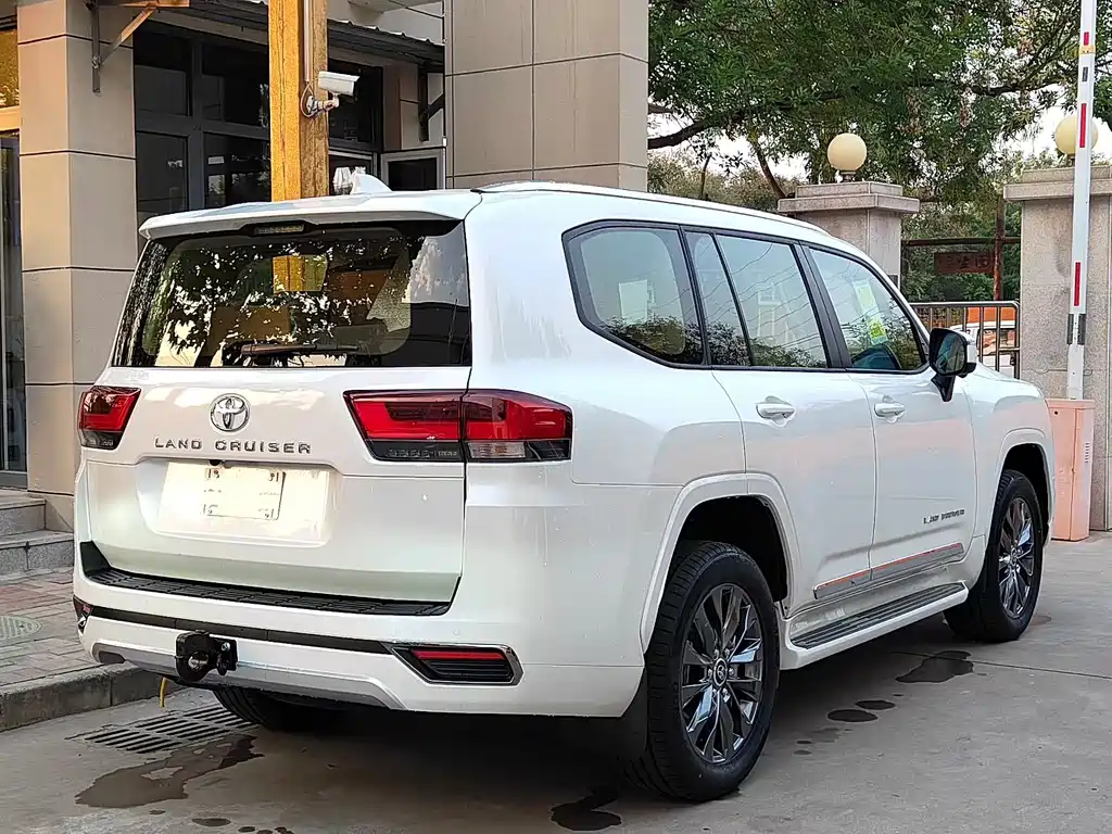 Toyota Land Cruiser — миниатюра 4