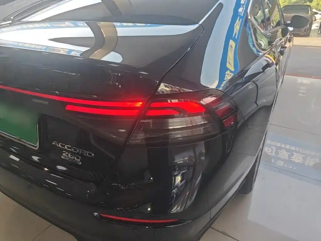 Honda Accord — миниатюра 8