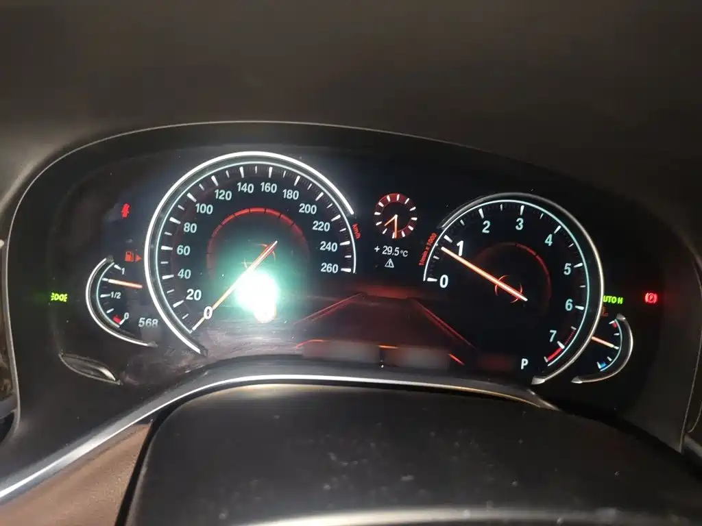 BMW 7 Series — миниатюра 4