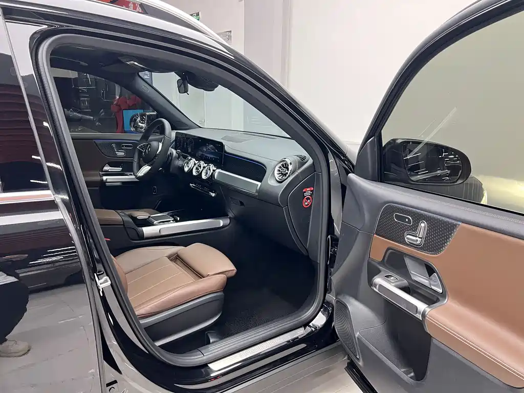 Mercedes-Benz GLB 2024 — фото 16