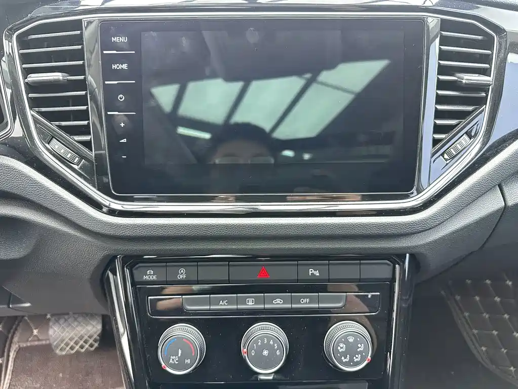 Volkswagen T-Roc — миниатюра 18