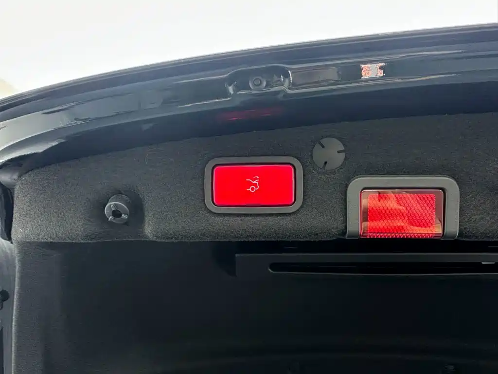 Mercedes-Benz C-Class — миниатюра 10