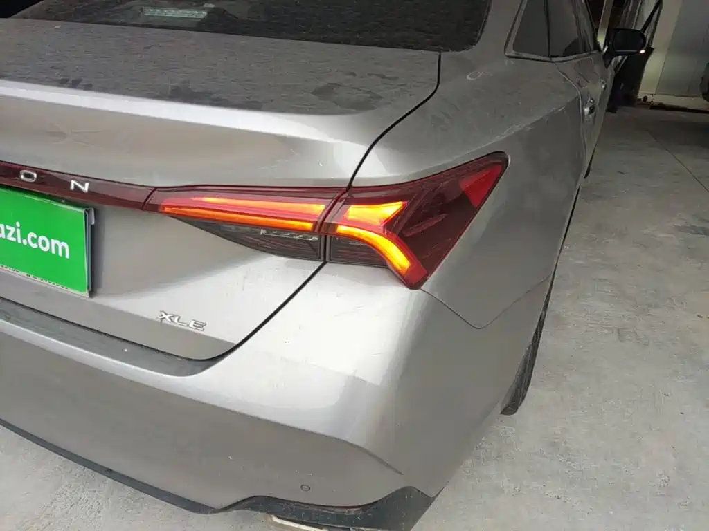 Toyota Avalon — миниатюра 8