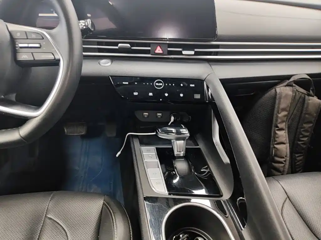 Hyundai Elantra — миниатюра 13