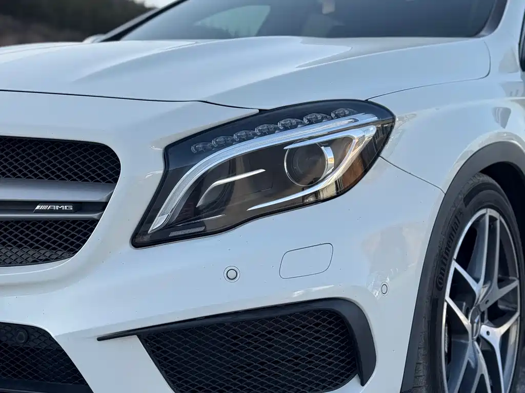 MERCEDES-BENZ GLA AMG