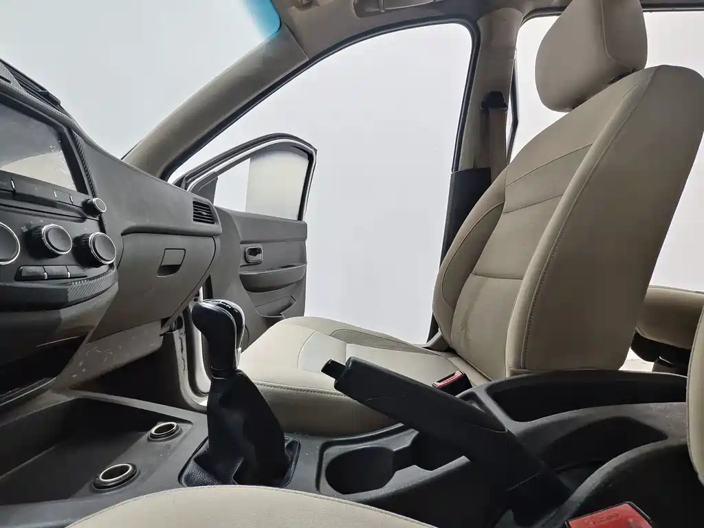 Wuling Hongguang — миниатюра 13
