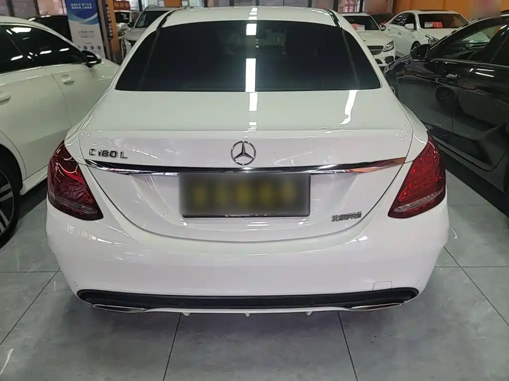 Mercedes-Benz C-Class — миниатюра 6