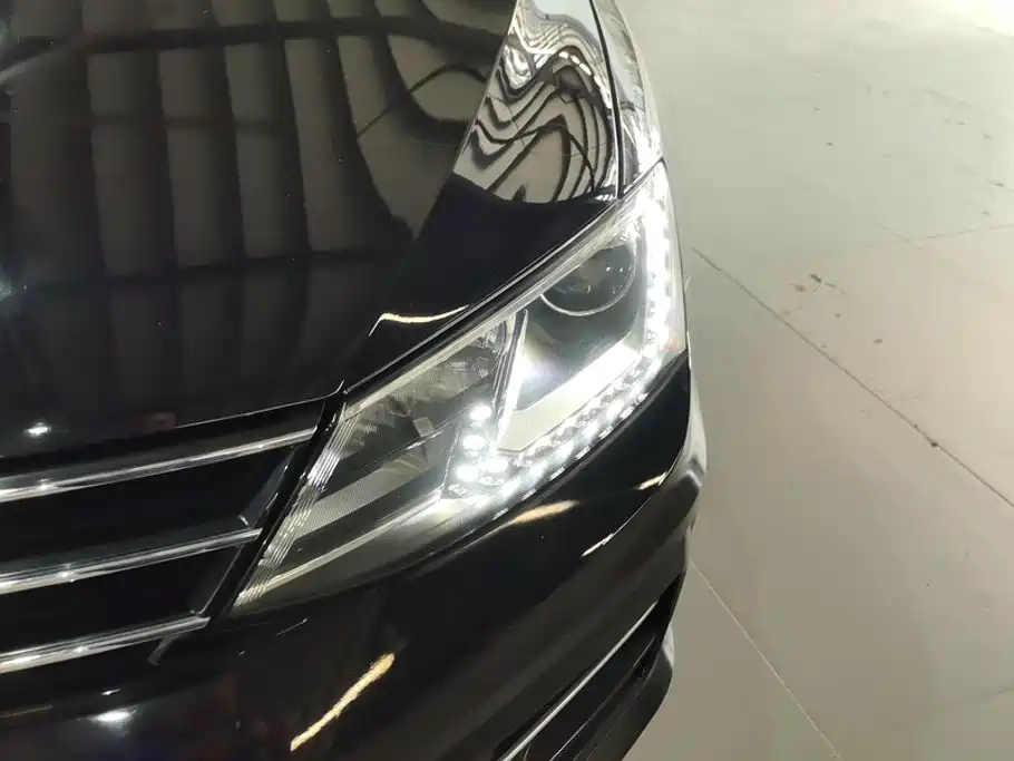 Volkswagen Sagitar — миниатюра 5