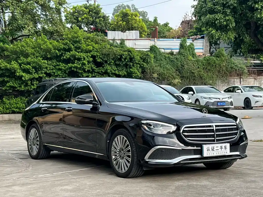Mercedes-Benz E-Class — миниатюра 3
