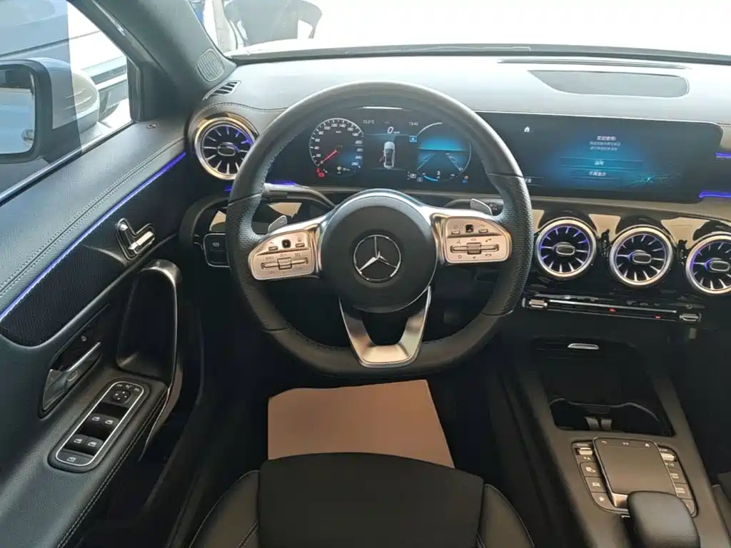 Mercedes-Benz A-Class — миниатюра 11