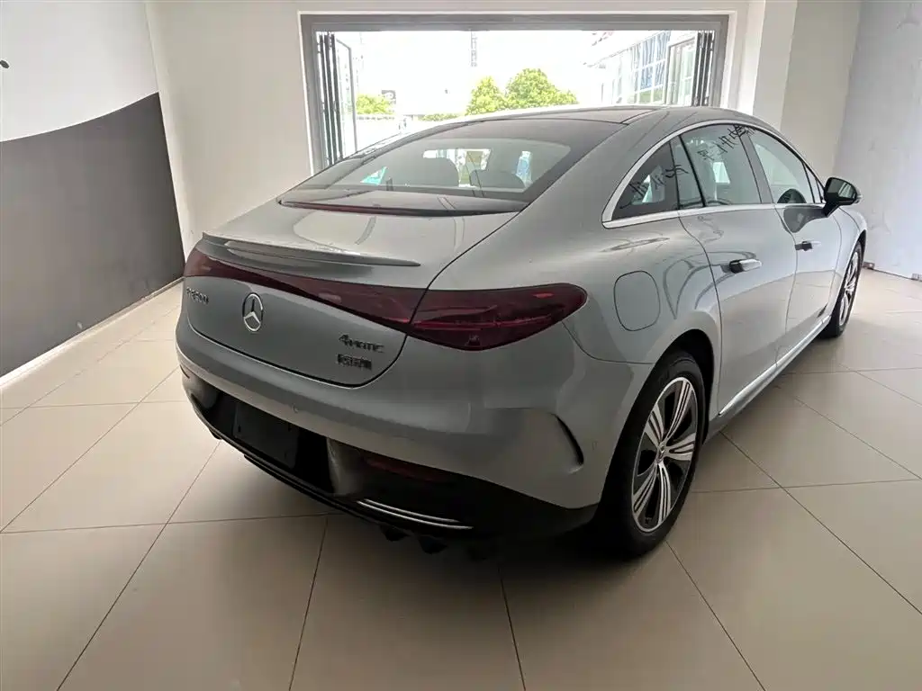 Mercedes-Benz EQE 2025 500 4MATIC
