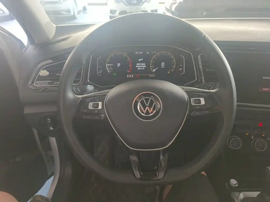Volkswagen T-Roc — миниатюра 11