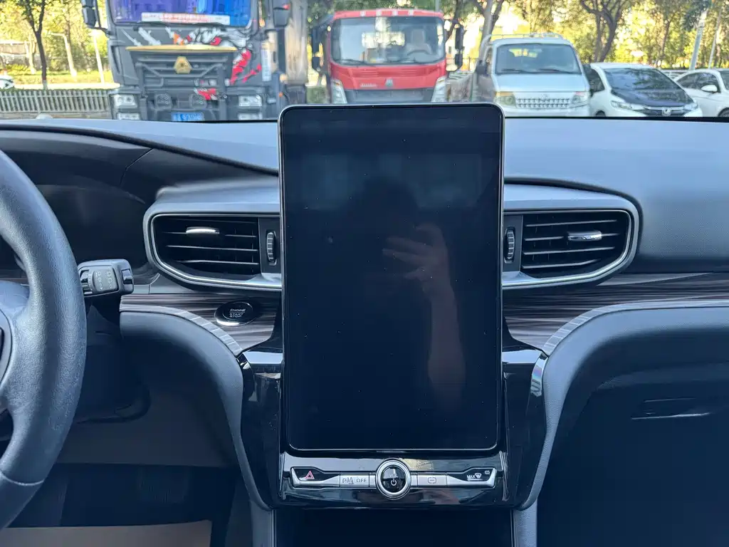 Ford Explorer — миниатюра 8