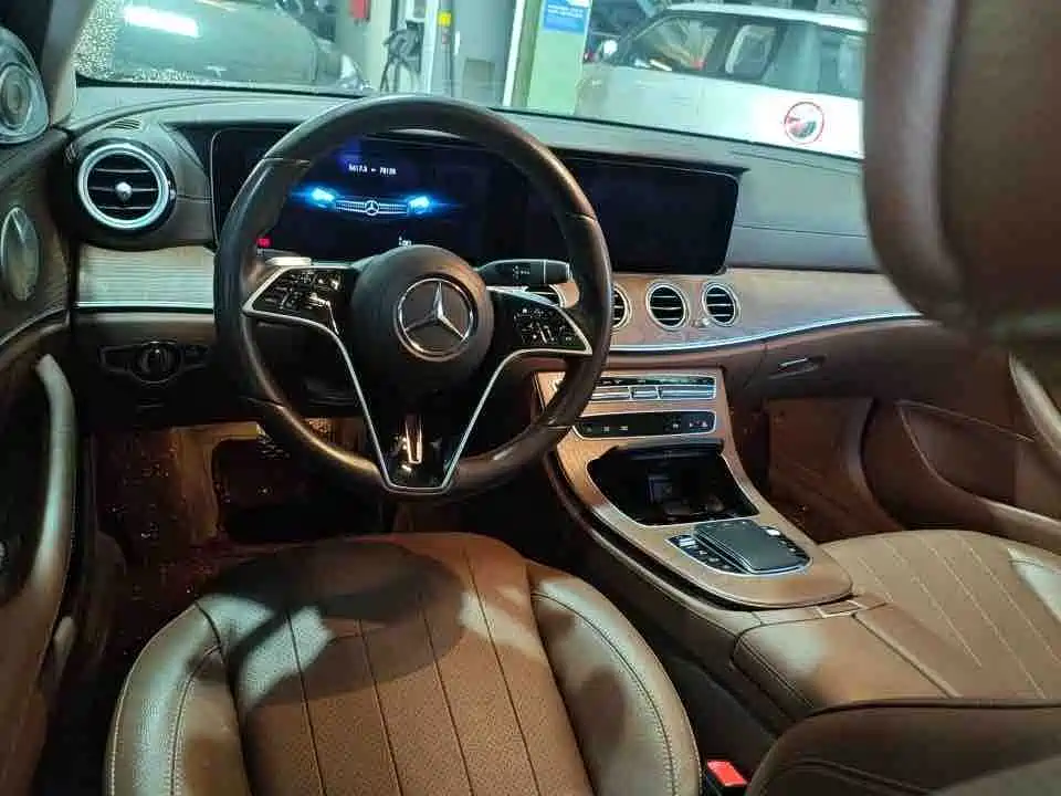 Mercedes-Benz E-Class — миниатюра 5