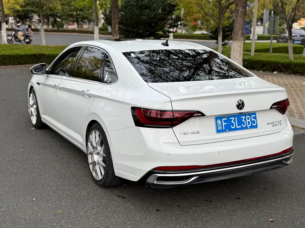 Volkswagen Sagitar — миниатюра 4