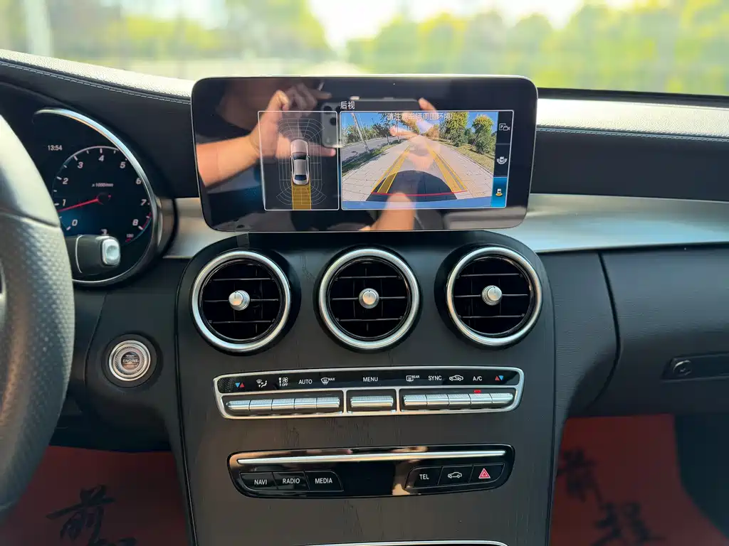 Mercedes-Benz C-Class — миниатюра 6