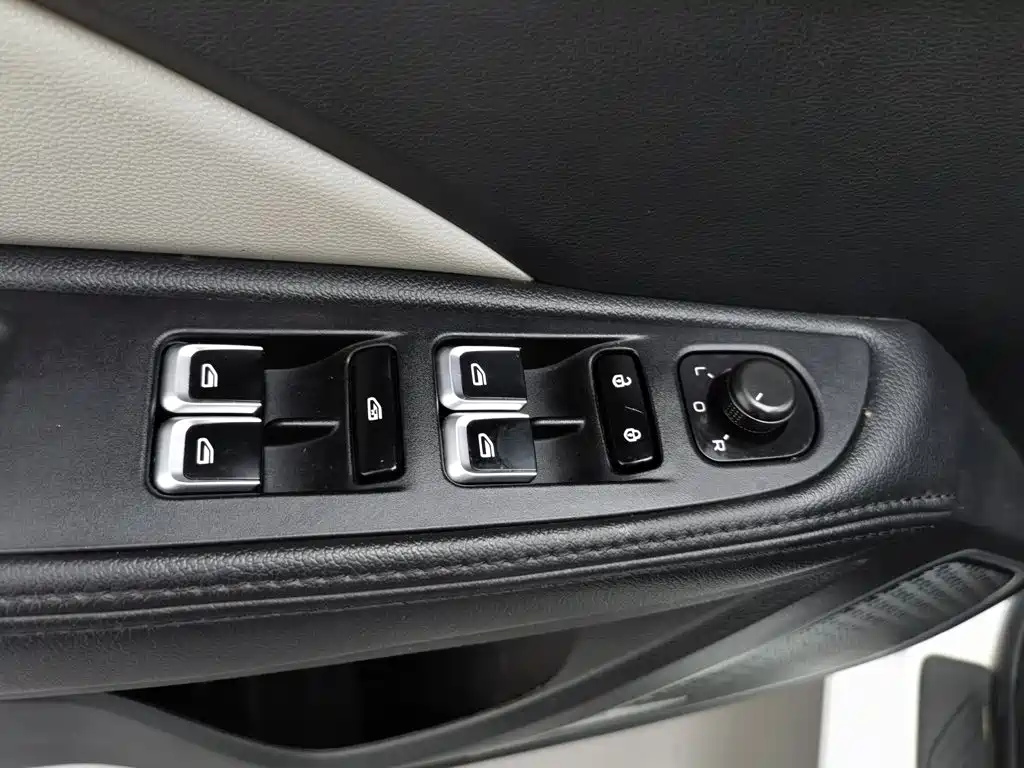 Geely Vision — миниатюра 9