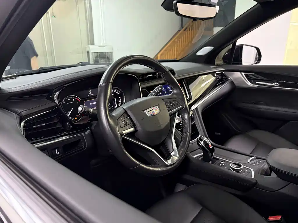 Cadillac XT6 — миниатюра 11