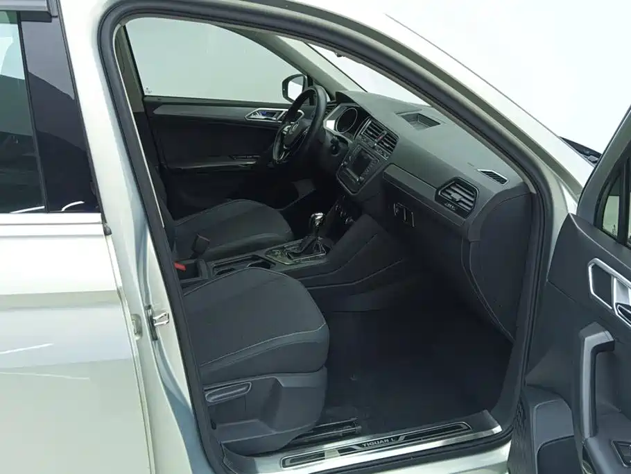 Volkswagen Tiguan L — миниатюра 8