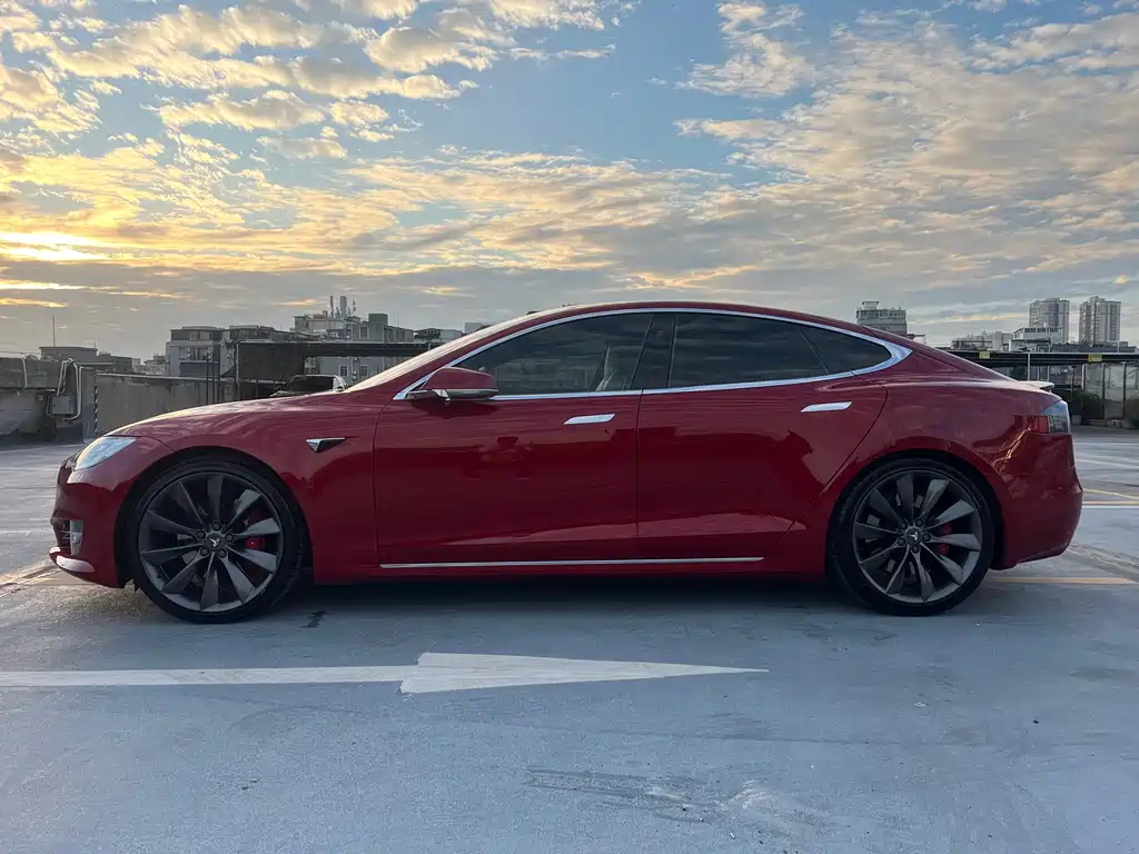 TESLA MODEL S
